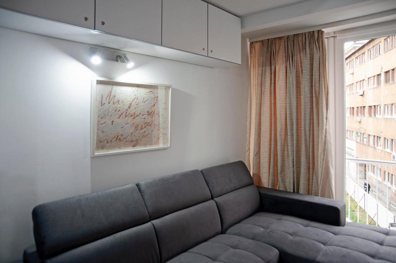 Theatre View Apartament *